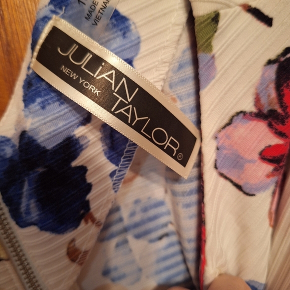 Julian Taylor NY Colorful Floral Dopamine Dress Ladies 10 Romantic Shabby - Picture 7 of 7